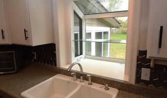 9640 Shady Ln, Algonac, MI 48001