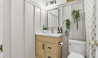 661 N ARMISTEAD St, Alexandria, VA 22312