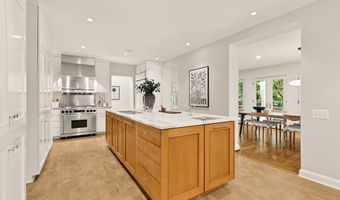 4320 LORCOM Ln, Arlington, VA 22207