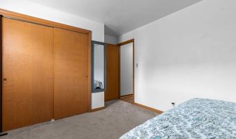 2415 N LOCUST St, Appleton, WI 54914