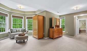 22 Elizabeth Way, Bedford, NH 03110