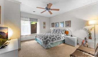200 Robinhood Rd, Asheville, NC 28804