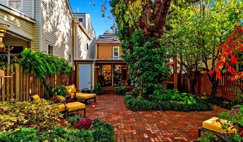 120 CHESAPEAKE Ave, Annapolis, MD 21403