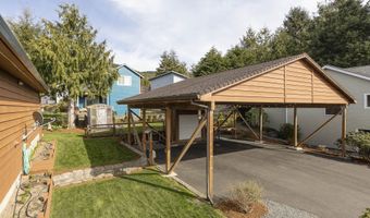 126 N Ocean Ave, Rockaway Beach, OR 97136