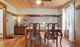 103 W KING St, Abbottstown, PA 17301