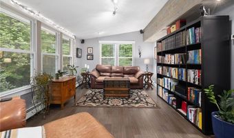 12 Robin Vale Dr, Glocester, RI 02857