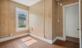 7 Farwell St, Barre, VT 05641