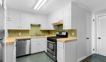 172 Eustis Ave, Newport, RI 02840