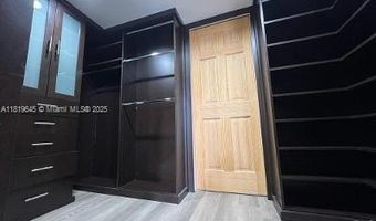 20500 W Country Club Dr 303, Aventura, FL 33180