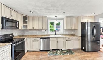 216 Hyde St, Cranston, RI 02920