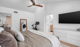 5465 Newcastle Ave 6, Encino, CA 91316