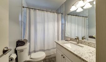 5704 RADNOR Ct, Bethesda, MD 20817