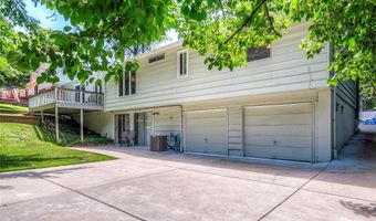 501 Clayworth Dr, Ballwin, MO 63011