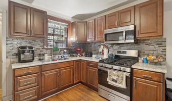 30 Dover St, Bridgeport, CT 06610