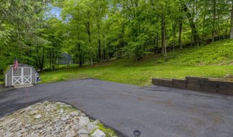 41 Elbow Hill Rd, Brookfield, CT 06804
