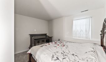 24 Ken Oaks Dr, Danbury, CT 06810