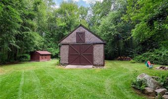 46 Stone Gate Dr, North Kingstown, RI 02852