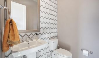 22170 PENELOPE HEIGHTS Ter, Ashburn, VA 20148