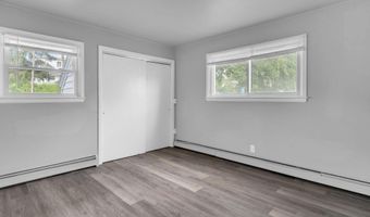 6 Briarwood Rd, Albany, NY 12211