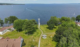51 Dockside Ln, Belfast, ME 04915