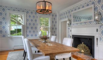 204 Spring St, Newport, RI 02840