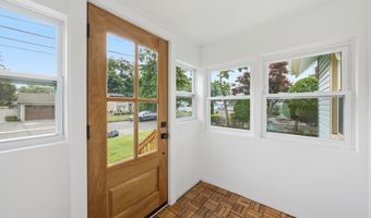 8 Rosewood Ave, Amityville, NY 11701