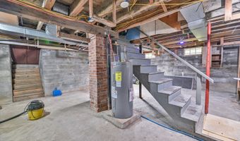 795 Riverside Dr, Augusta, ME 04330