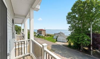 51 Burnett Rd, Warwick, RI 02889