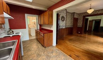 927 Water St, Bennington, VT 05257