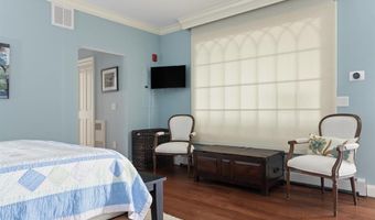217 Hope St 1, Bristol, RI 02809
