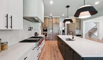 7805 CAYUGA Ave, Bethesda, MD 20817