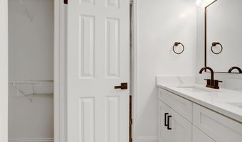 3307 WYNDHAM Cir 2157, Alexandria, VA 22302