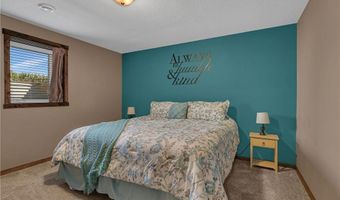 932 Waters Edge Cir, Avon, MN 56310