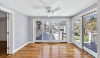 52 Clubhouse Dr, Bourne, MA 02532