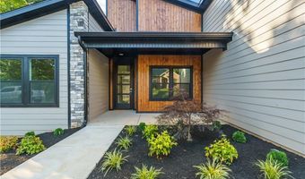 2 Damerham Ln, Bella Vista, AR 72714
