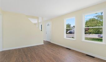 208 W View Rd, Middletown, RI 02842