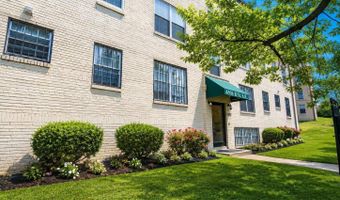 4508 B St SE 4, Washington, DC 20019