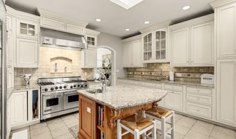 5606 WILSON Ln, Bethesda, MD 20814