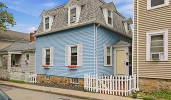 36 Dixon St, Newport, RI 02840