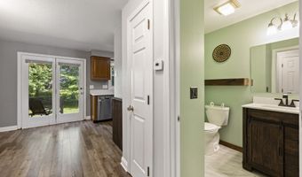 135 Fairway Dr 135, Cheshire, CT 06410