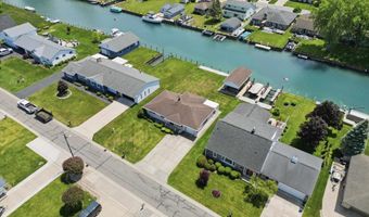 7589 Colony Dr, Algonac, MI 48001