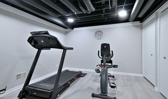 1350 W Barnwall Dr, Addison, IL 60101
