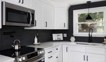 81 Redwood Dr, Cranston, RI 02920