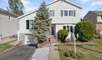 33 Coyne Ct, Bergenfield, NJ 07621