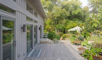 563 E Acadia Pt, Aurora, OH 44202