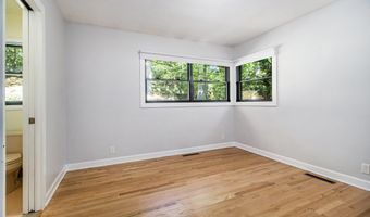 1122 Mixtwood St, Ann Arbor, MI 48103