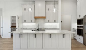 1165 Duke Dr, Bauxite, AR 72011