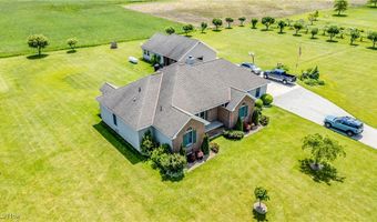 9903 Vermilion Rd, Amherst, OH 44001