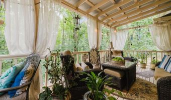 1307 River Oaks, Benton, AR 72019