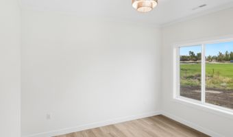 1534 Hannah Ln, Aberdeen, SD 57401